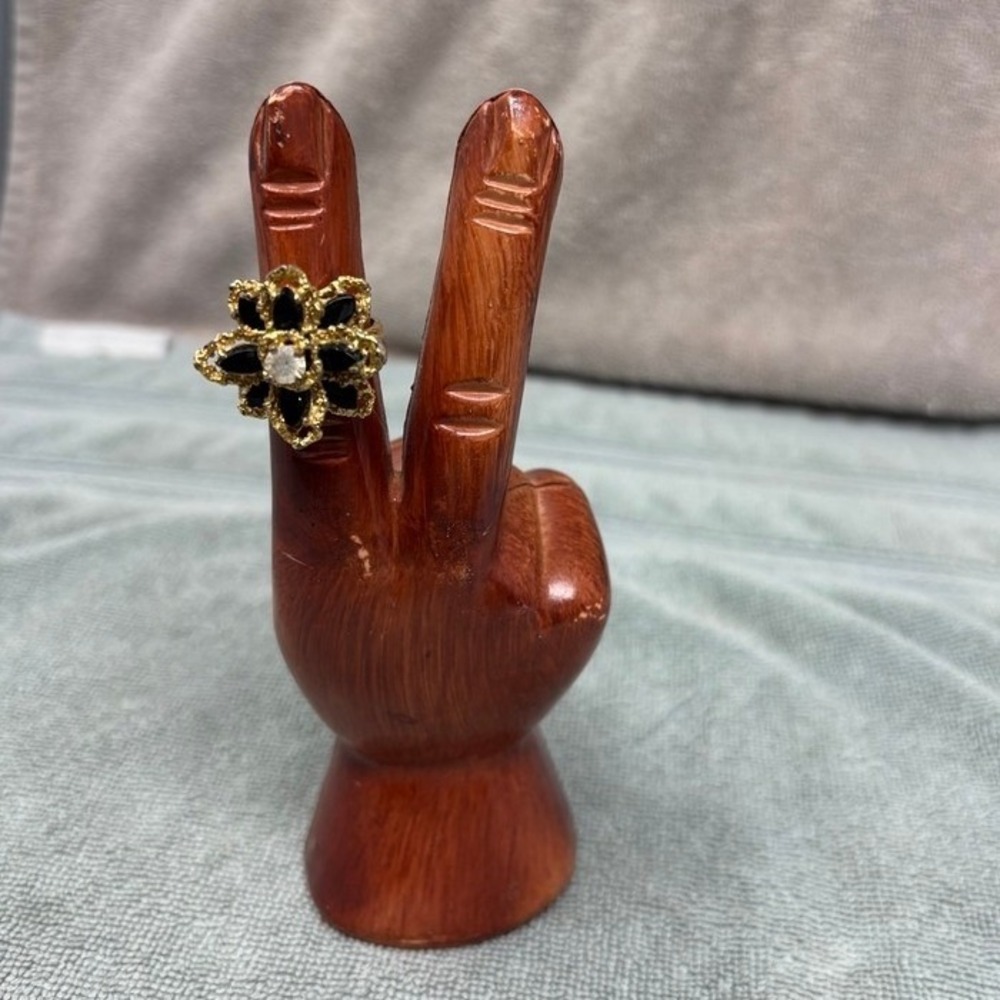 Vtg Gold Tone Black Floral Cocktail Ring Clear Center Stone Statement Size 5.5 - Picture 2 of 10